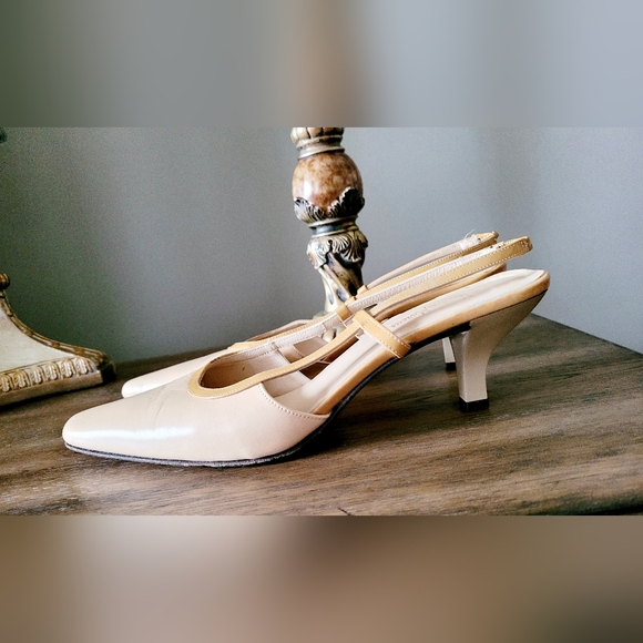 Neiman Marcus Luxury Kitten Heel Genuine Buttery Leather Slingback Shoes TanUS 9 - Picture 4 of 16